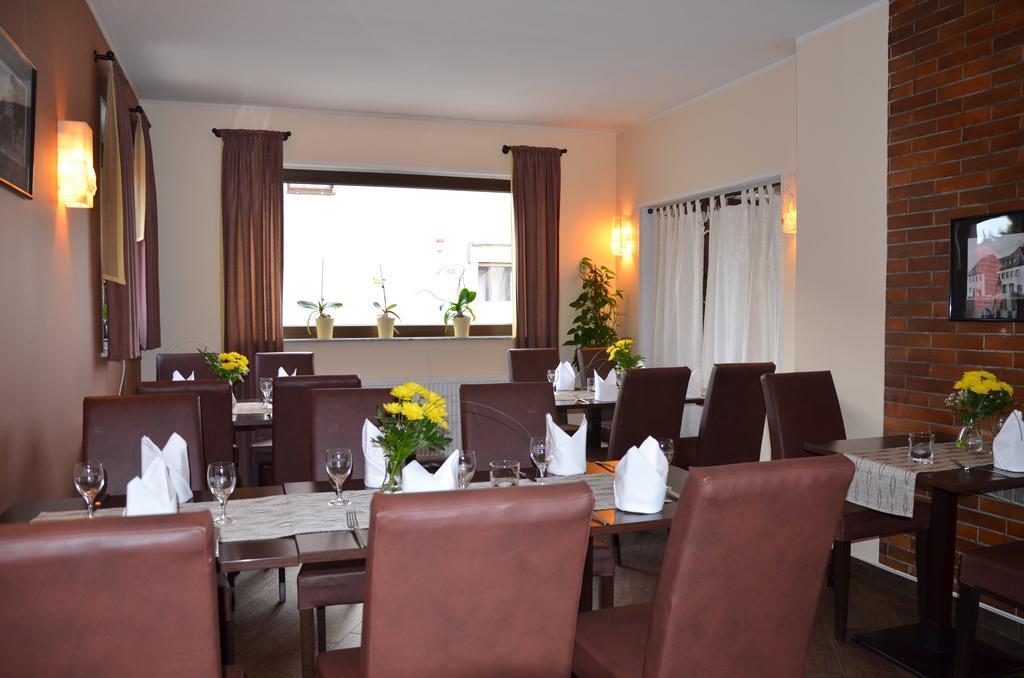 Lukas Restaurant Hotel Lounge Bar Schwarzheide Exteriör bild